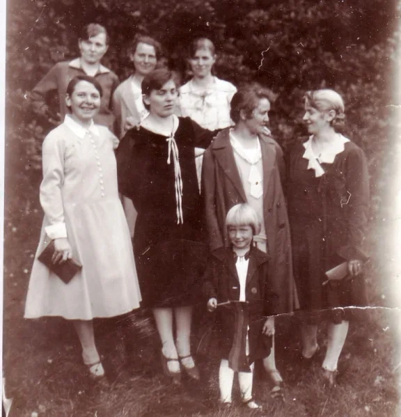 Freundinnen vom Jahrgang 1906 / 1907