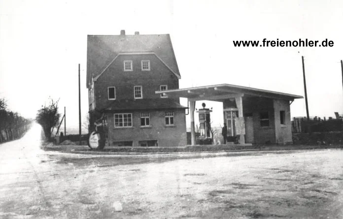 ARAL-Tankstelle Assman mit dem Elternhaus der Familie Assmann 1936