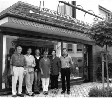 Da wo sich heutzutage (2011) der untere Teil des Hauses von „Gardinen-Schwefer“ befindet, war die damalige Küsterei
