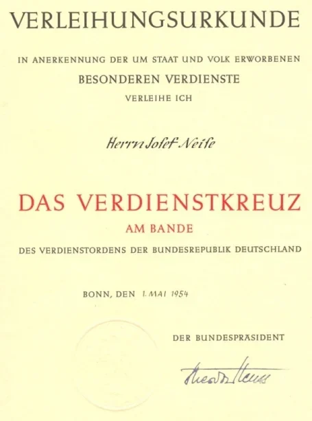 Urkunden über die Verleihung des Bundesverdienstkreuzes