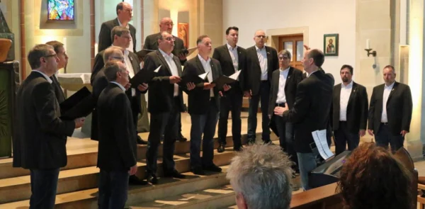 Chöre begeistern Publikum beim Adventskonzert