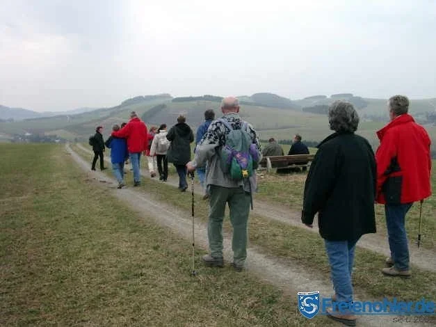 Wanderer auf dem Mescheder Höhenweg
