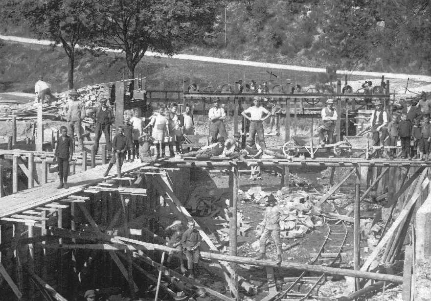 Bau des Linneborngrabens an der Küppelbrücke, ca. 1930