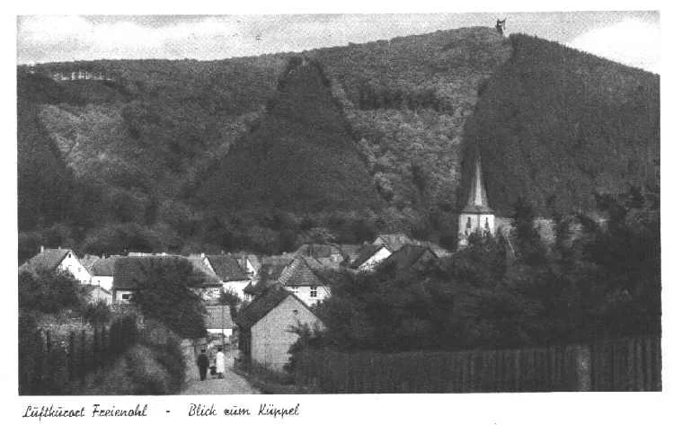 Freienohl um 1950 - Brunnenstraße mit Blick zum Küppel