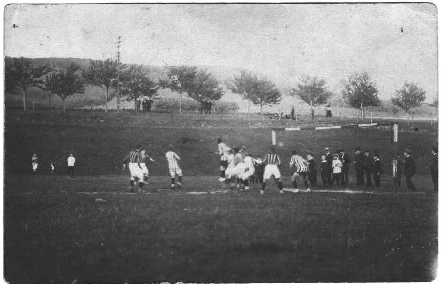 "Der Ballspielverein hatte seinen Platz in Bockum, dort, wo die Bauern Flinkerbusch und Seifert heute angesiedelt sind."