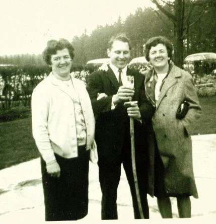 v.l.n.r.: Agnes Schirp, geb. Hoffmann, Ernst Klauke, Annemarie Wolf, geb. Hoffmann