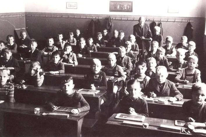 Jahrgang 1940/41 - Einschulung der Jungen 1947