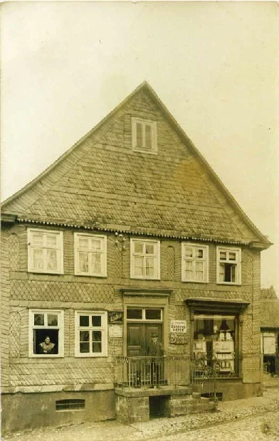 Geschäftshaus der Familie Neise auf der Bergstraße