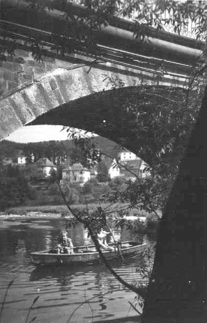 Ruhr bei Rocholl (mit Ruderboot)