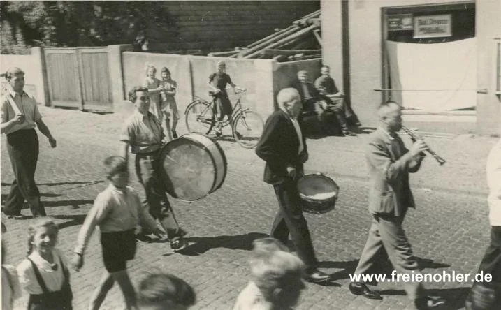 Kleiner Festumzug am Dienstag nach Schützenfest, ca. 1950