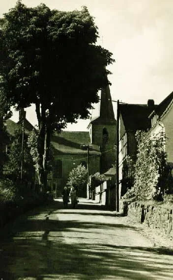 Blick von der Twiete auf die St. Nikolaus Kirche, 1958