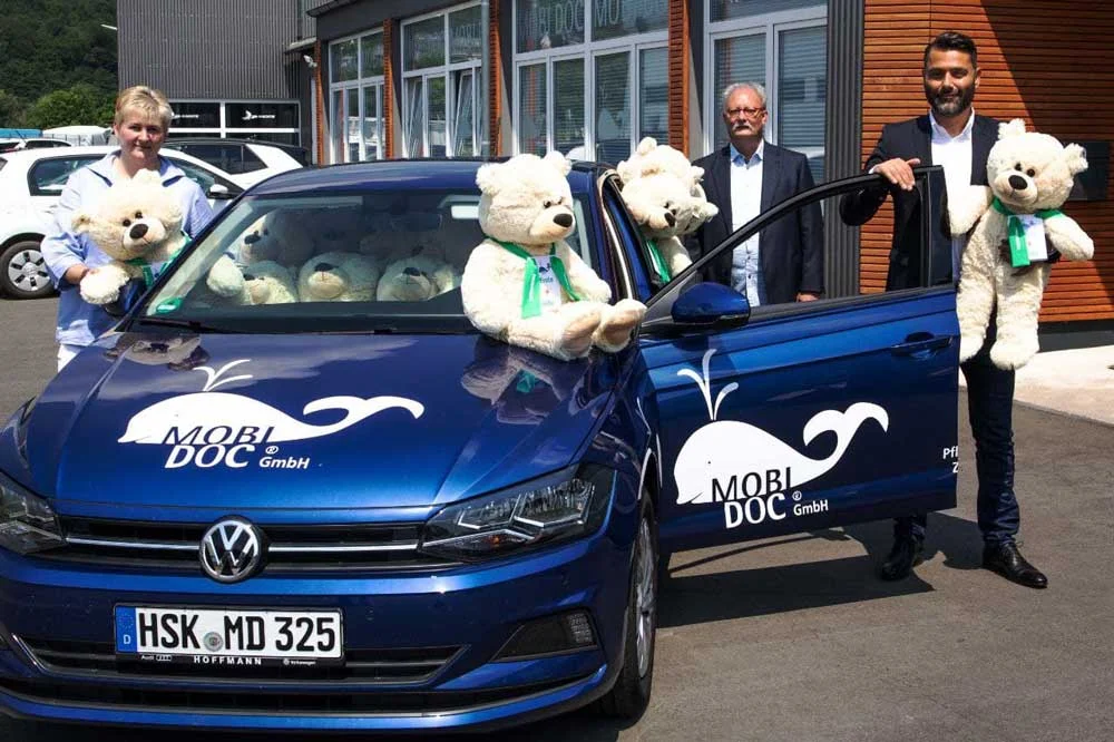 Unfälle verhindern helfen: Provinzial Geschäftsstelle überreicht 90 Teddys an Pflegedienst MobiDoc