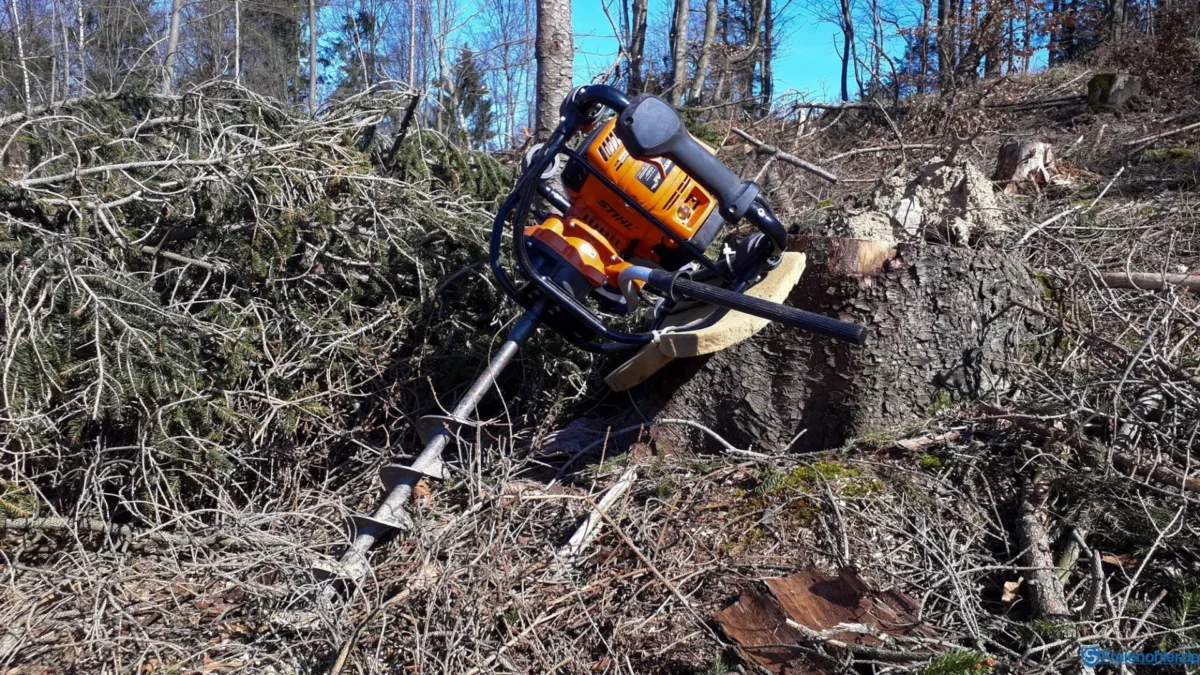 Pflanzaktion Klimawald PCE Instruments