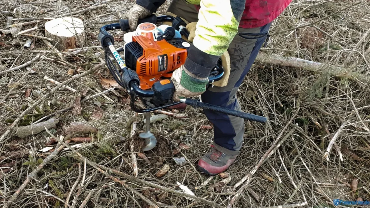 Pflanzaktion Klimawald PCE Instruments