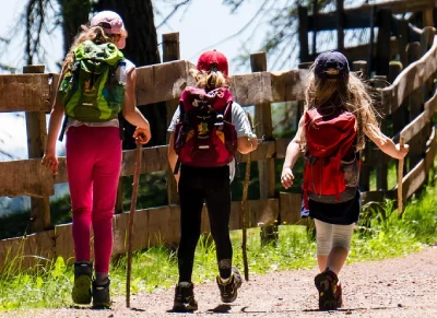 Wandernde Kinder
